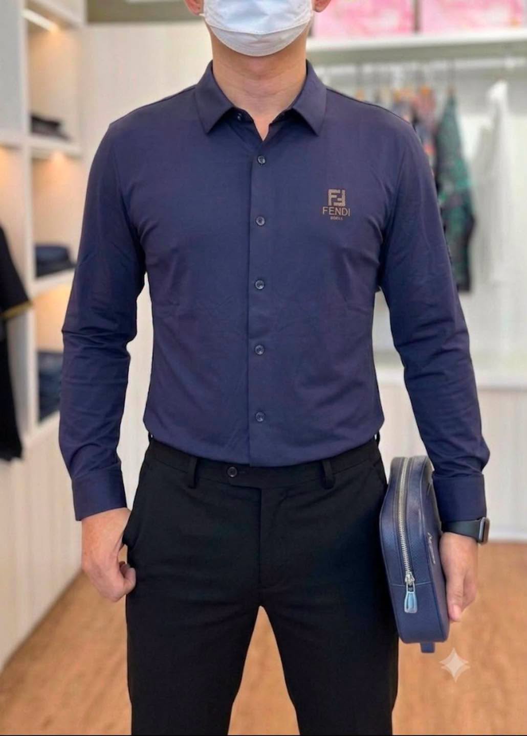 អាវដៃវែង​Fendi